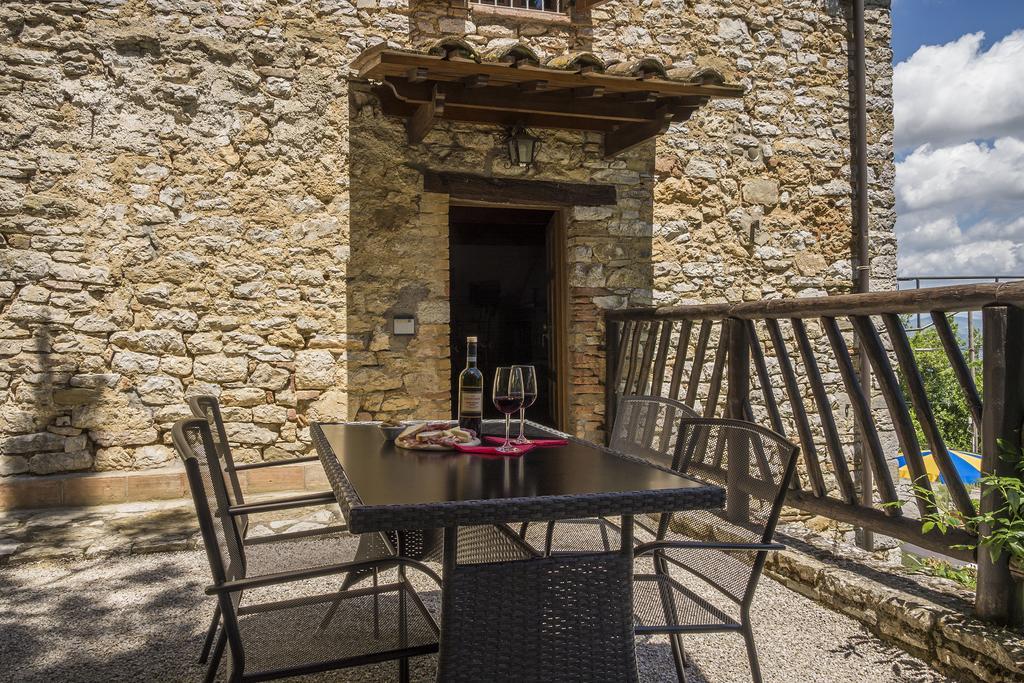 Agriturismo Monte Acuto Umbertide Rum bild