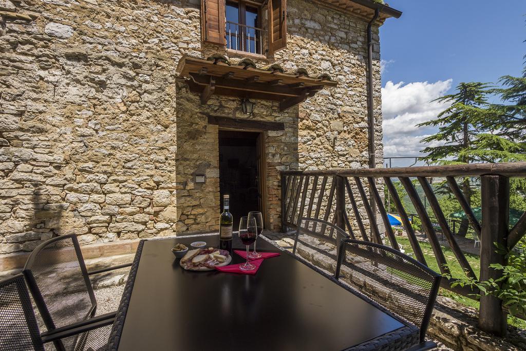 Agriturismo Monte Acuto Umbertide Rum bild